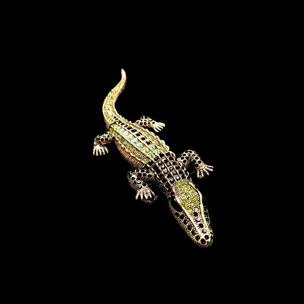 Gorgeous Versatile Big Alligator Brooch Made With Swarovski Crystals.Nwt